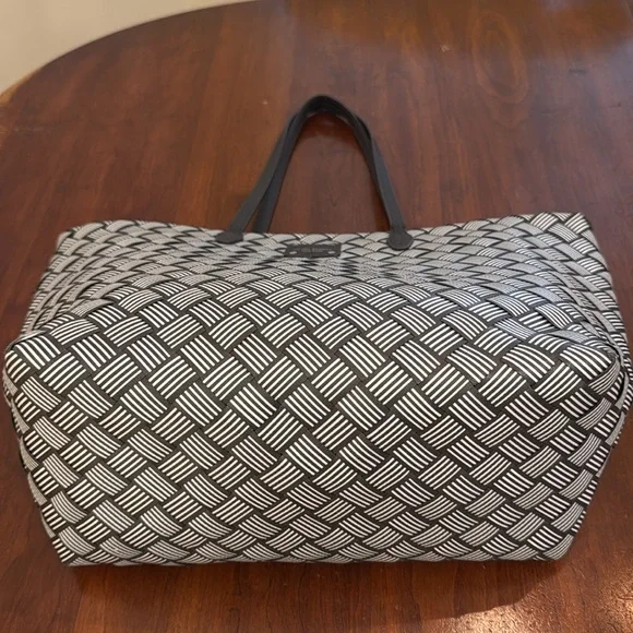 Henri Bendel Woven Tote Bag - Picture 3 of 9